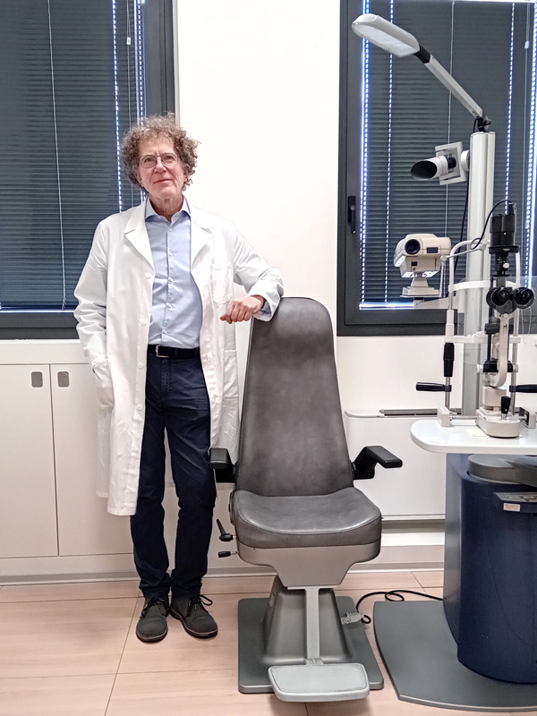 Foto di Paolo Cazzoli nel suo studio